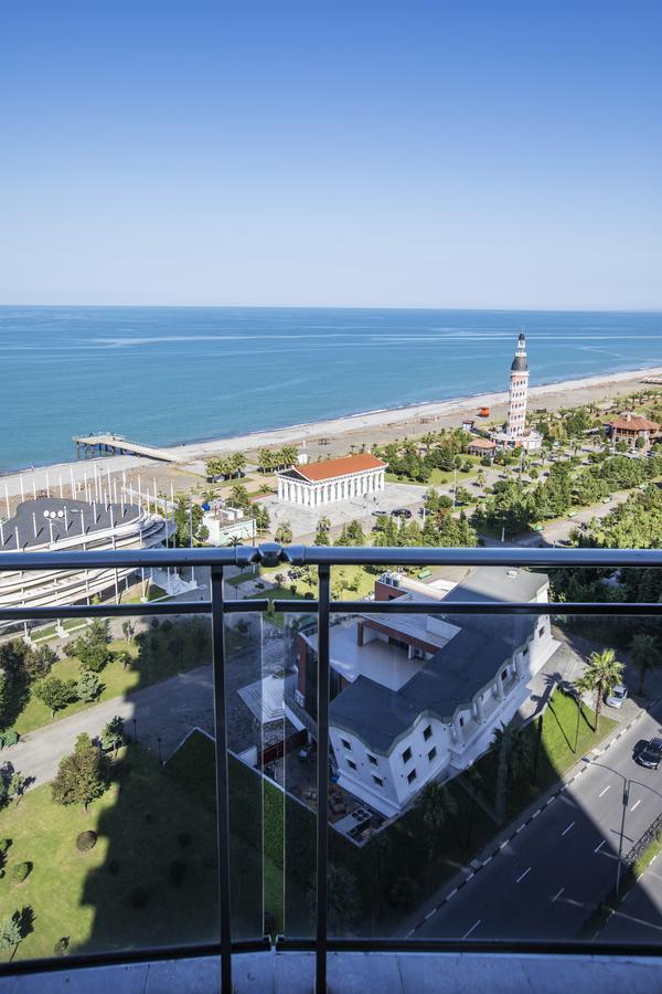Tina'S Apartments With Panoramic Sea View 巴统 外观 照片