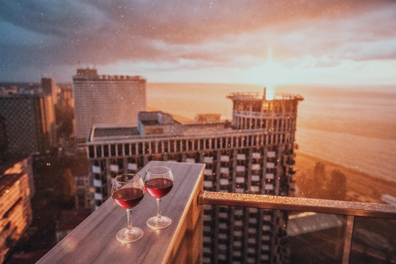 Tina'S Apartments With Panoramic Sea View 巴统 外观 照片
