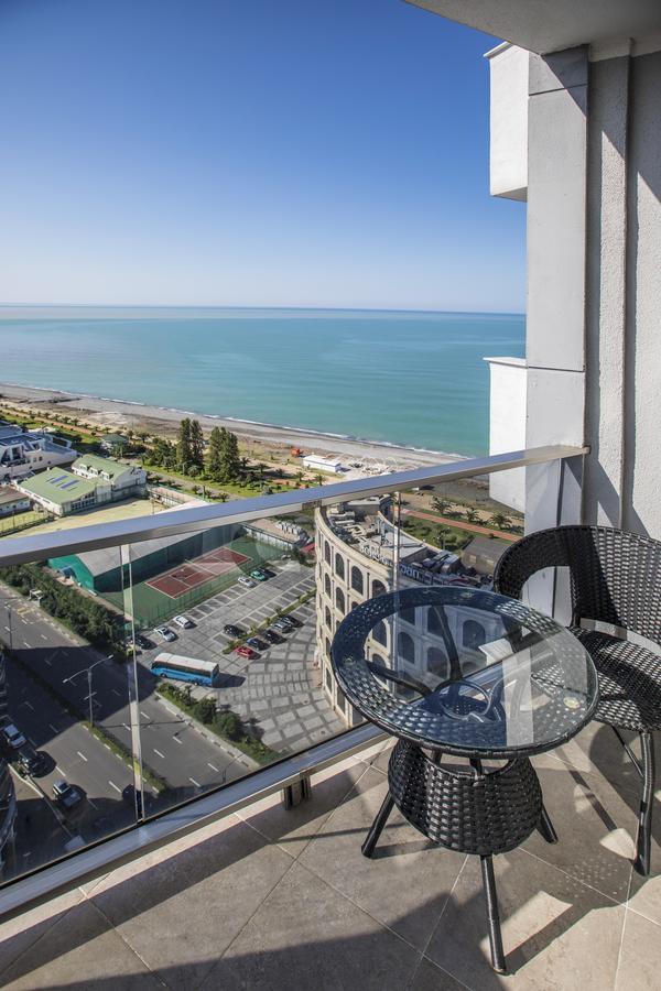 Tina'S Apartments With Panoramic Sea View 巴统 外观 照片